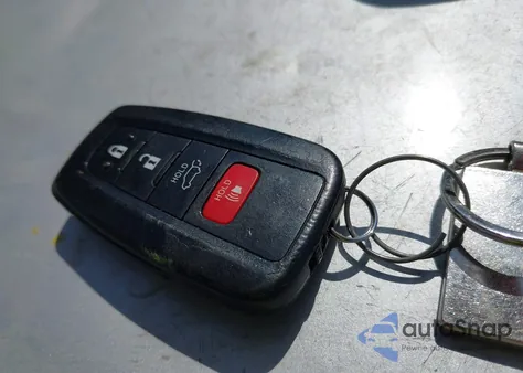 2021 Toyota Rav4 Xle z USA, uszkodzony, nr VIN 2T3W1RFV3MC095185